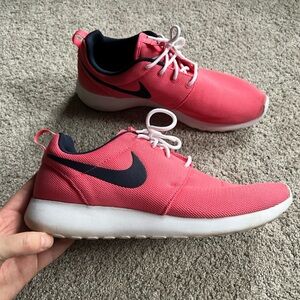 Nike Women's 12 Shoes Roshe One Sneakers Running Sea Coral 844994 801 Sneaker